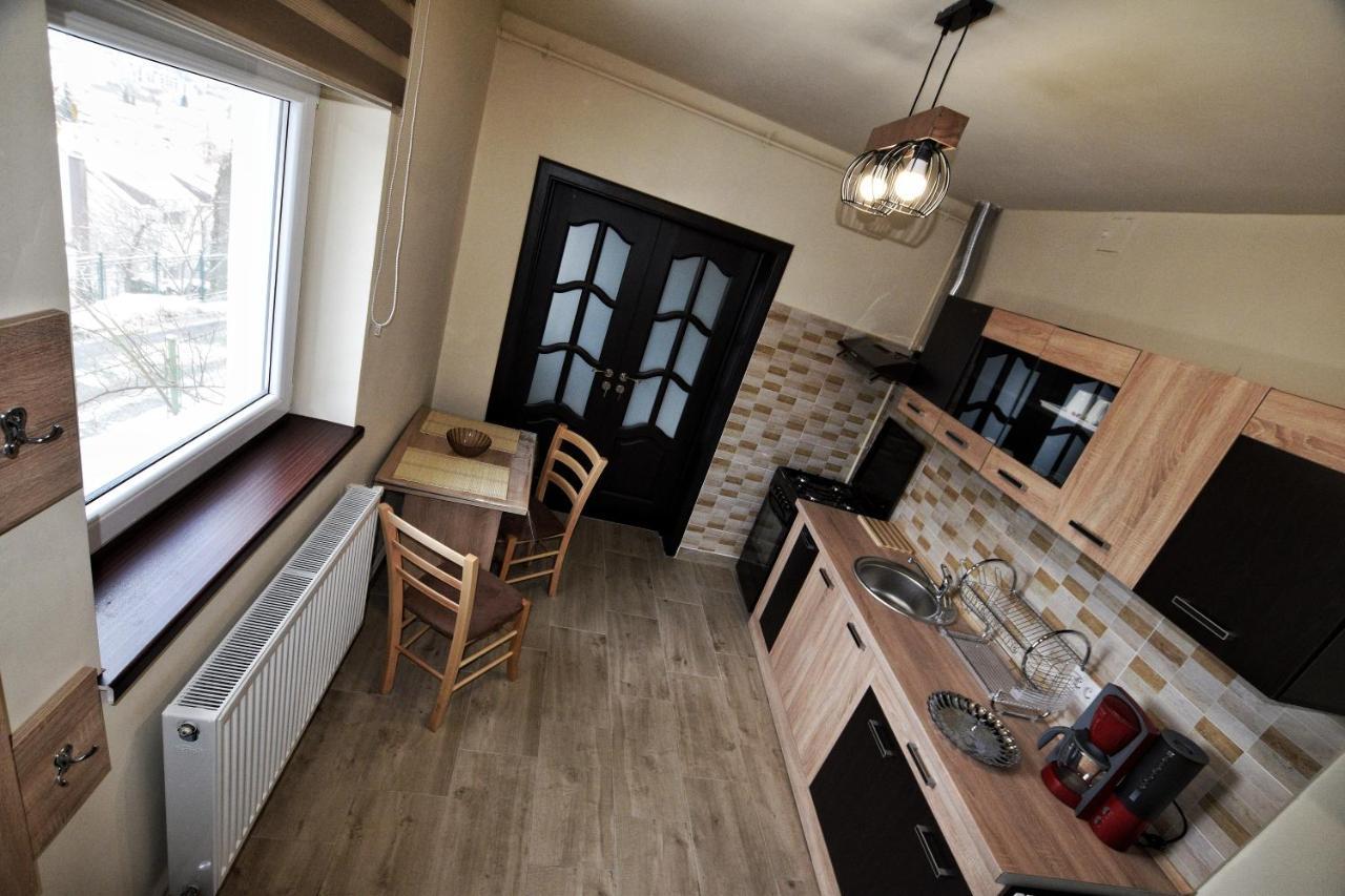 Flori'S Apartment Брашов Экстерьер фото